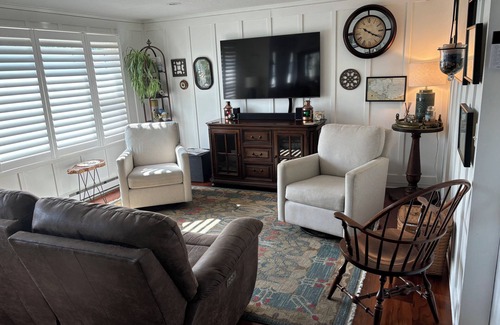 Sandusky House | Sandusky Bay home 2 minutes from Cedar Point with private lagoon