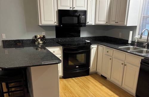 Ocean Isle Beach Cottage | Sandy Beach Cottage sleeps 8. Lots of golf courses near by.