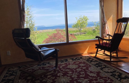 Kingston Cottage | Sandy Beach, No Bank, Ocean Front Cottage