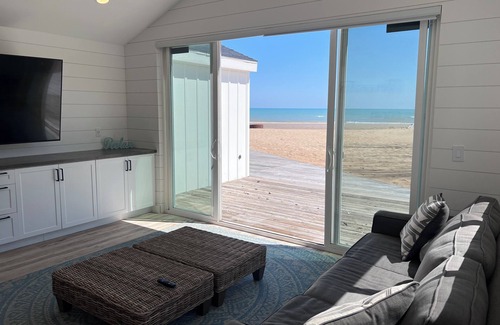 Oscoda Cottage | SANDY BEACH PARADISE ON THE LAKE