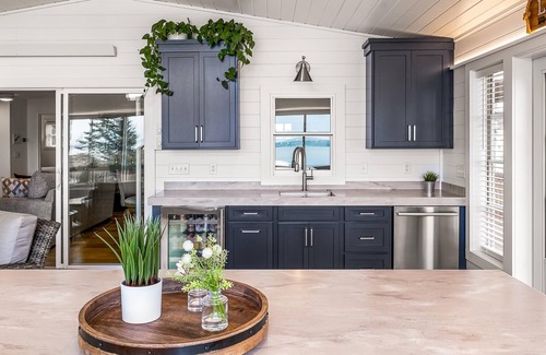 Markesan House | Sandy bottom, great for kids
