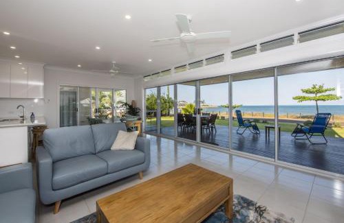 Nelly Bay House | Sandy Decks
