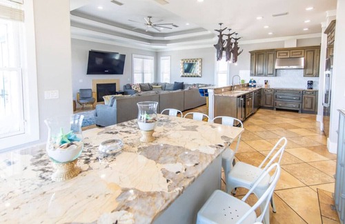 Crystal Beach Apartment | Sandy Heels | Lux Home w/Pool