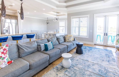 Crystal Beach Apartment | Sandy Heels | Lux Home w/Pool