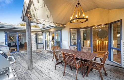 St. Andrews Beach House | Sandy Hills Beach House by Ready Set Stay- BYO LINEN & TOWELS
