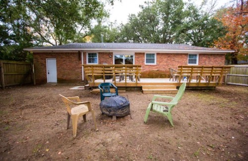 Charleston House | Sandy Oaks: The Best of Both Worlds!