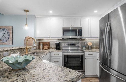 Ocean Drive Apartment | Sandy Pants | Updated Luxury Oceanfront Condo at Mar Vista