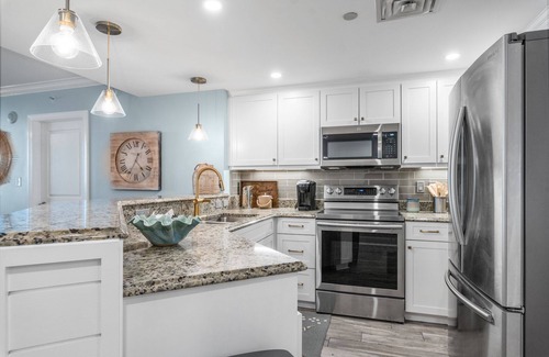 Ocean Drive Apartment | Sandy Pants | Updated Luxury Oceanfront Condo at Mar Vista