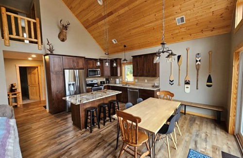 Hunter Cabin | Sandy Point on The Chippewa Flowage