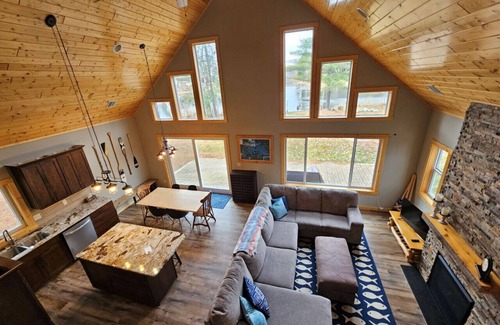 Hunter Cabin | Sandy Point on The Chippewa Flowage