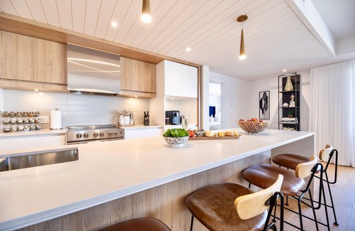Mont-Tremblant Apartment | Sandy's House - Mountain & Lake View Mont-tremblant