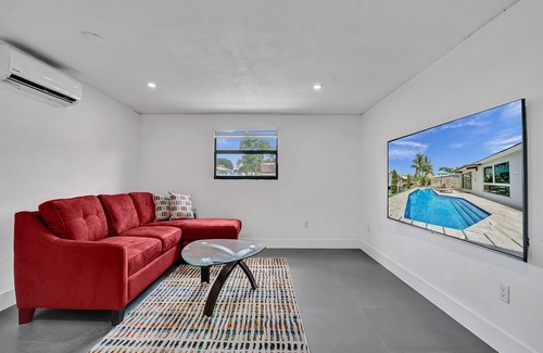 Citrus Isles House | Sandy"s Sunshine Oasis Beach Pool Boat Doc Pets Cruise Hardrock Airport