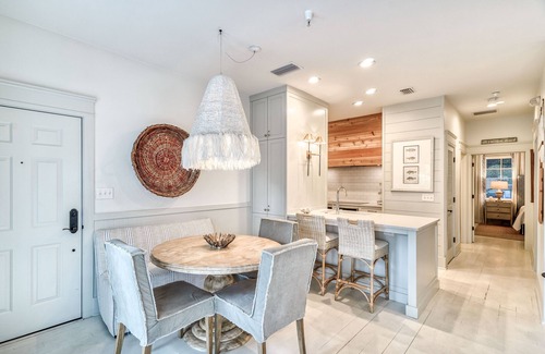 Treetop Condo | Sandy Shells Flat - Close to St. Augustine Green & Cabana Pool! Ground Floor Unit!