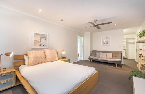 Yamba House | Sandy Shores - Absolute Waterfront & Swimming pool