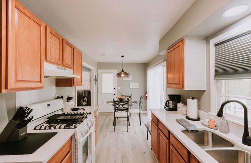 Ocean Springs House | Sandy Toes - near beach & downtown Ocean Springs! (golf cart district)