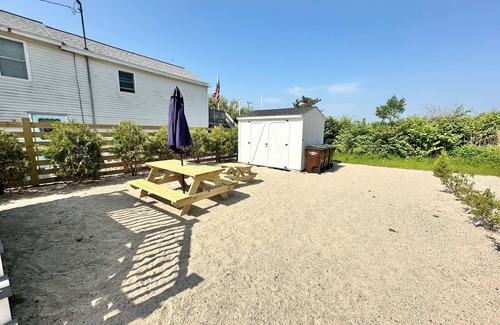 Salisbury Beach House | Sandy Toes Salisbury Beach Cottage