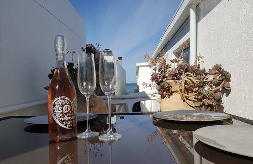 Gordons Bay Central Apartment | SANDY TOES - IMPRESSIVE SUNSETS