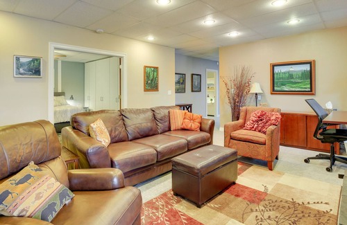 Sandy House | Sandy Vacation Rental w/ Pool < 30 Mi to Portland!