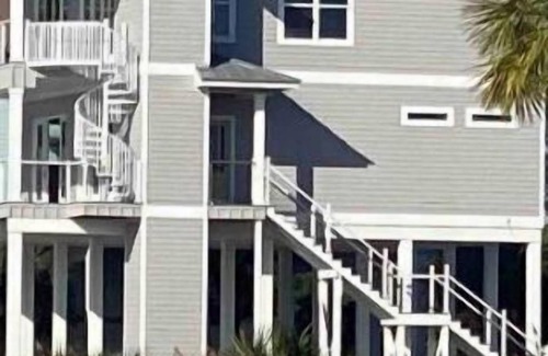 Crawfordville House | SandyFeet Beach House Retreat-Gulf Front Home at Shell Point Beach.