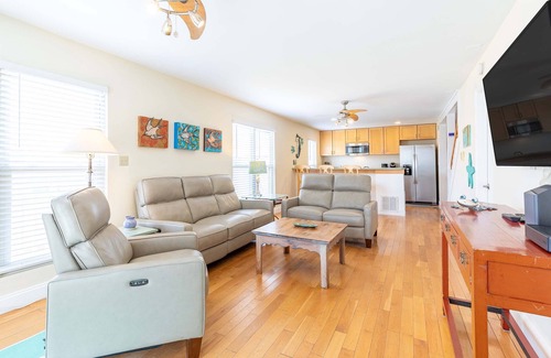 Tybee Island House | Sandys Beach House | Pet Friendly, Close to Beach!
