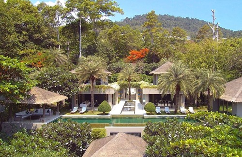 Choeng Mon Villa | Sangsuri Beach Villa 3: Luxury Villa directly onna secluded Beach