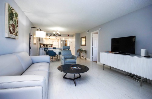 Sanibel Condo | Sanibel Island condo | Steps from the beach - Breakers West C3