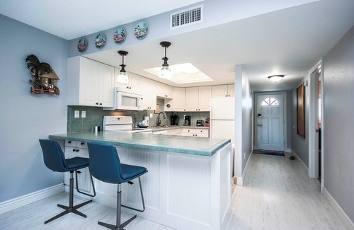 Sanibel Condo | Sanibel Island condo | Steps from the beach - Breakers West C3