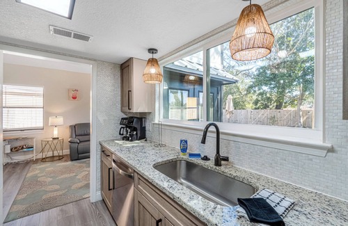 Gulf Breeze House | Sanibel Solace | New Property, Minutes to the Pensacola Beach and Downtown Pensacola