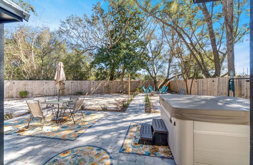Gulf Breeze House | Sanibel Solace | New Property, Minutes to the Pensacola Beach and Downtown Pensacola