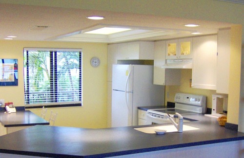 Sanibel Condo | Sanibel Surf Sounds. Sparkling Direct and Sweeping Beachfront with Bikes