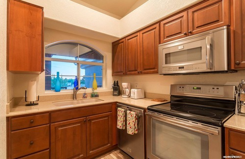 Peaceful Valley Condo | *SANITIZED* Regency Spectacular Views/2 BR Condo/COM Pool/Old Town Scottsdale
