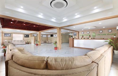 Alwaye Hotel | SANJEEVINI AYURVEDA AND YOGA RETREAT