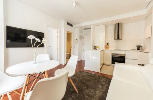 Huertas Apartment | Santa Ana Plaza