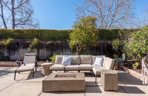 Hidden Valley Condo | Santa Barbara 2 Bedroom, 2 bath, home w/heated pool, & garage