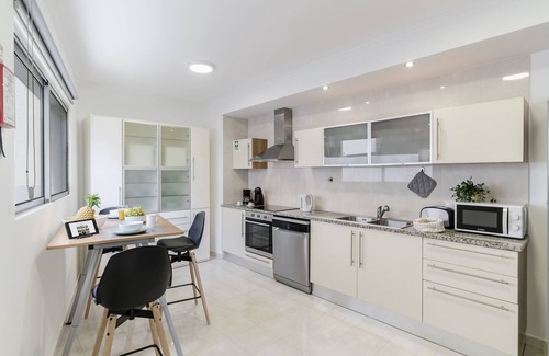 Imaculado Coracao de Maria Apartment | Santa Catarina II, modern apartment in the city