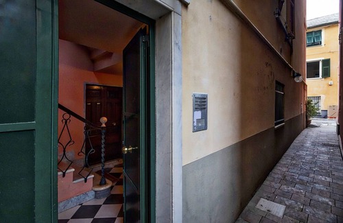 Boccadasse Apartment | Santa Chiara Apartment by Wonderful Italy