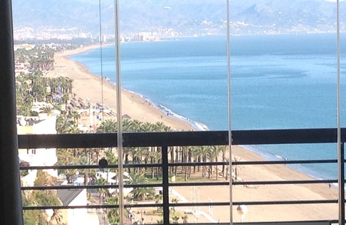 Carihuela Apartment | Santa Clara : VUE Magnifique SUR LA Baie DE Malaga