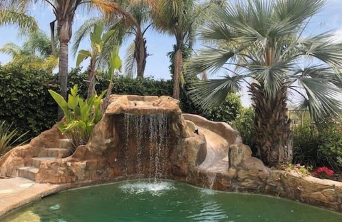 Santa Clarita House | Santa Clarita Tropical Paradise, Six Flags Magic Mountain, LA, Beaches Drivable