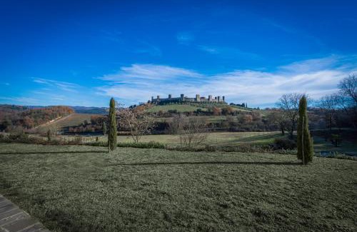 Monteriggioni Apartment | Santa Colomba House, Siena, Nature And Pool