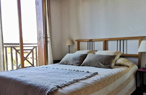 Sainte-Leocadie House | SANTA LEOCADIA IV - Two Bedroom House, Sleeps 5