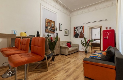Repubblica Apartment | Santa Maria Maggiore - Opera House Apartment