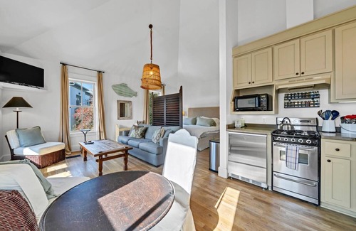 Rosemary Beach Cottage | Santa Marta: Fabulous Carriage House - South of 30a - Pet Friendly!
