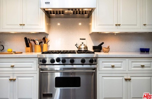 Pacific Palisades House | SANTA MONICA ADJACENT PACIFIC PALISADES CANYON VIEW 3 BEDROOM HOME