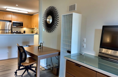 West Los Angeles Hotel | Santa Monica Bliss Cozy 1BR Apartment w/Resort Vibes