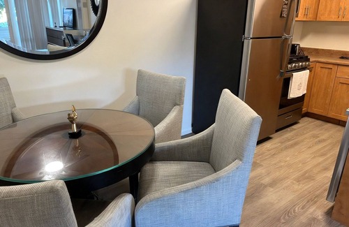 West Los Angeles Hotel | Santa Monica Bliss Cozy 1BR Apartment w/Resort Vibes