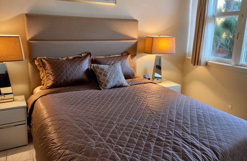 West Los Angeles Hotel | Santa Monica Bliss Cozy 1BR Apartment w/Resort Vibes