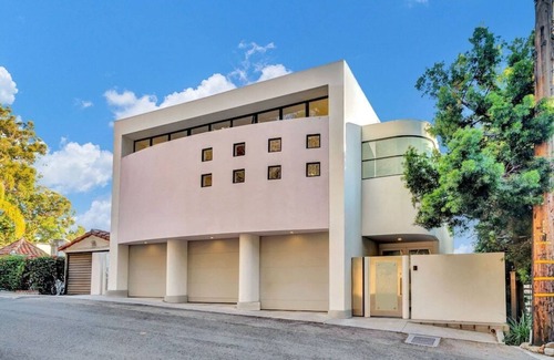 Santa Monica Canyon House | Santa Monica Canyon Views Balconies Walk 2 Beach Home Theater