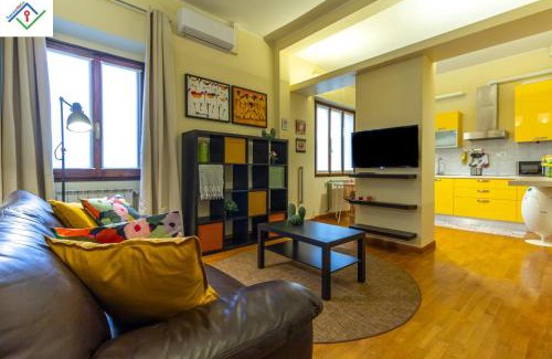 Prato Apartment | Santa Trinità Home by TuscanyWeGo