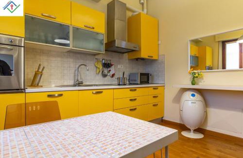 Prato Apartment | Santa Trinità Home by TuscanyWeGo