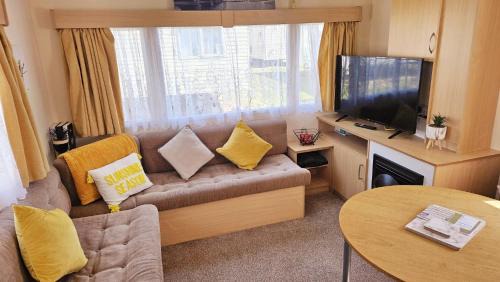 Dymchurch Resort | Santana Cosy Campervan formely Butternut